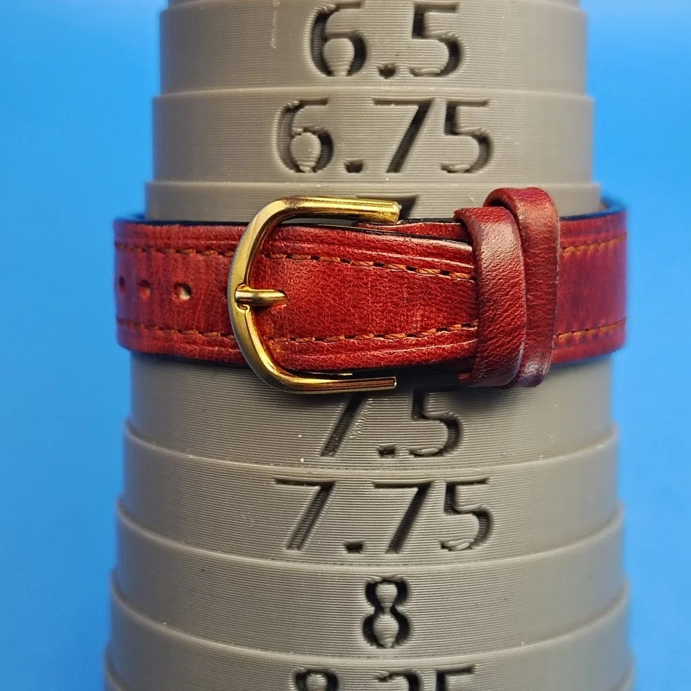 Vintage 2006 Canada Maple Leaf Japan Movt Leather 34mm Unisex Quartz Watch
